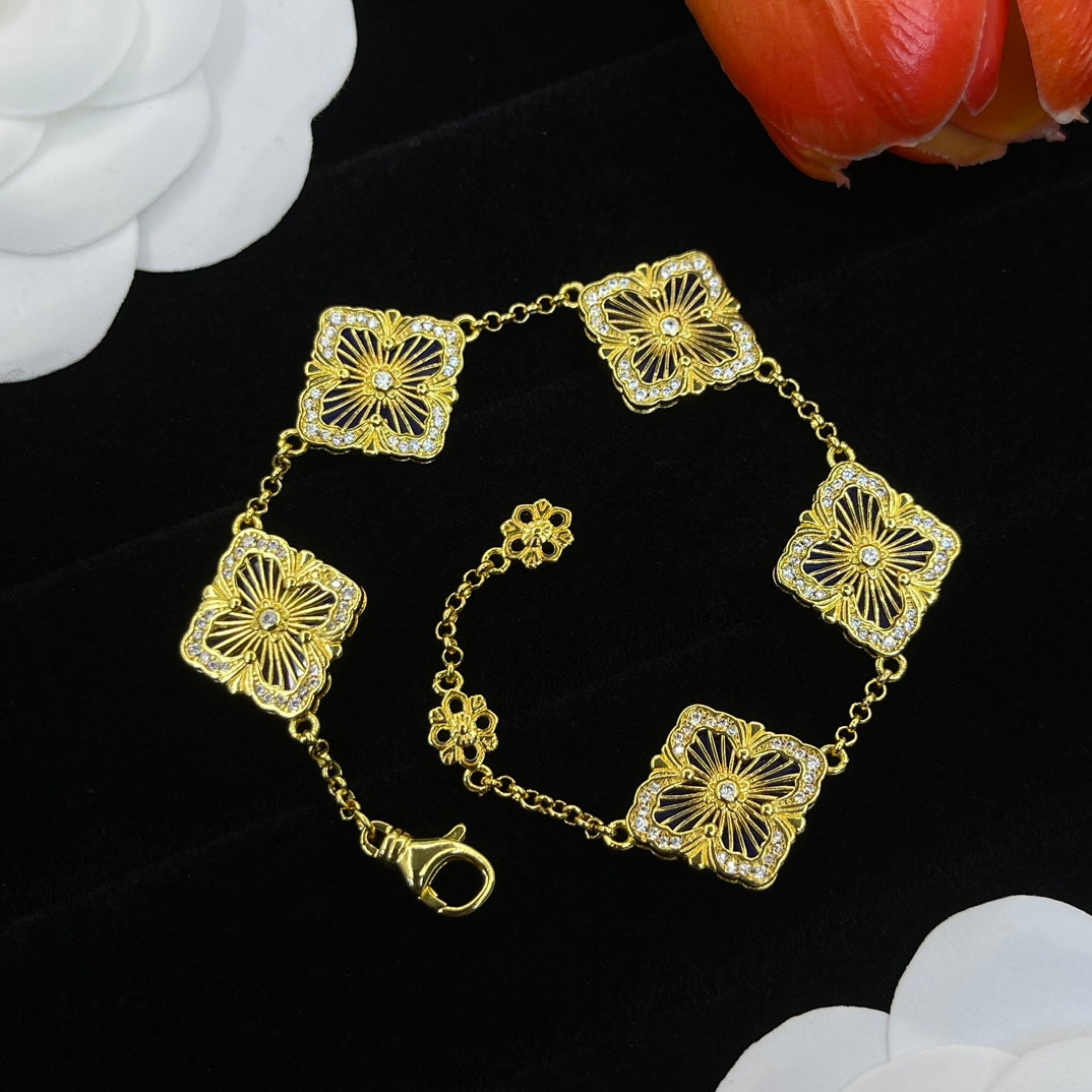 Buccellati square accent station bracelet in Blue, detail view 26