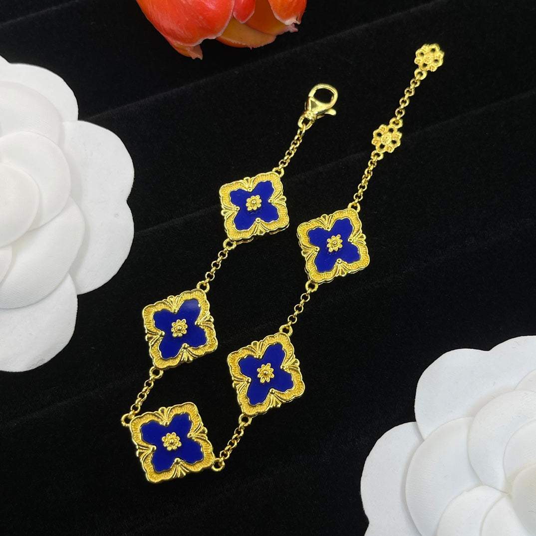 Buccellati square accent station bracelet in Blue, detail view 25