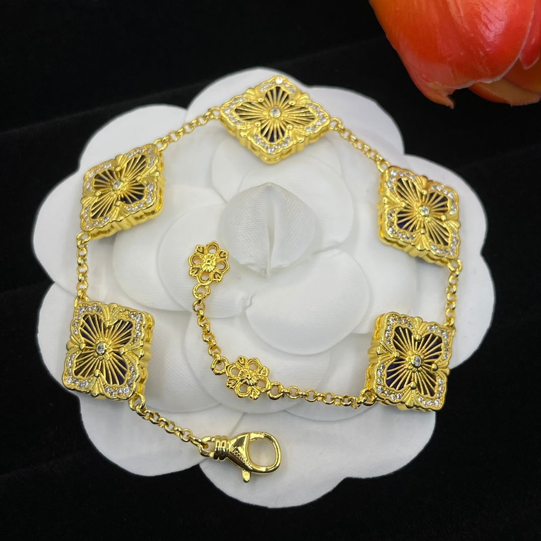 Buccellati square accent station bracelet in Blue, detail view 27
