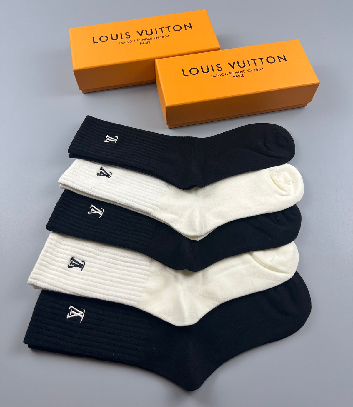 Louis Vuitton Black Cream Plain Monogram Cuffs Crew Socks, image 8