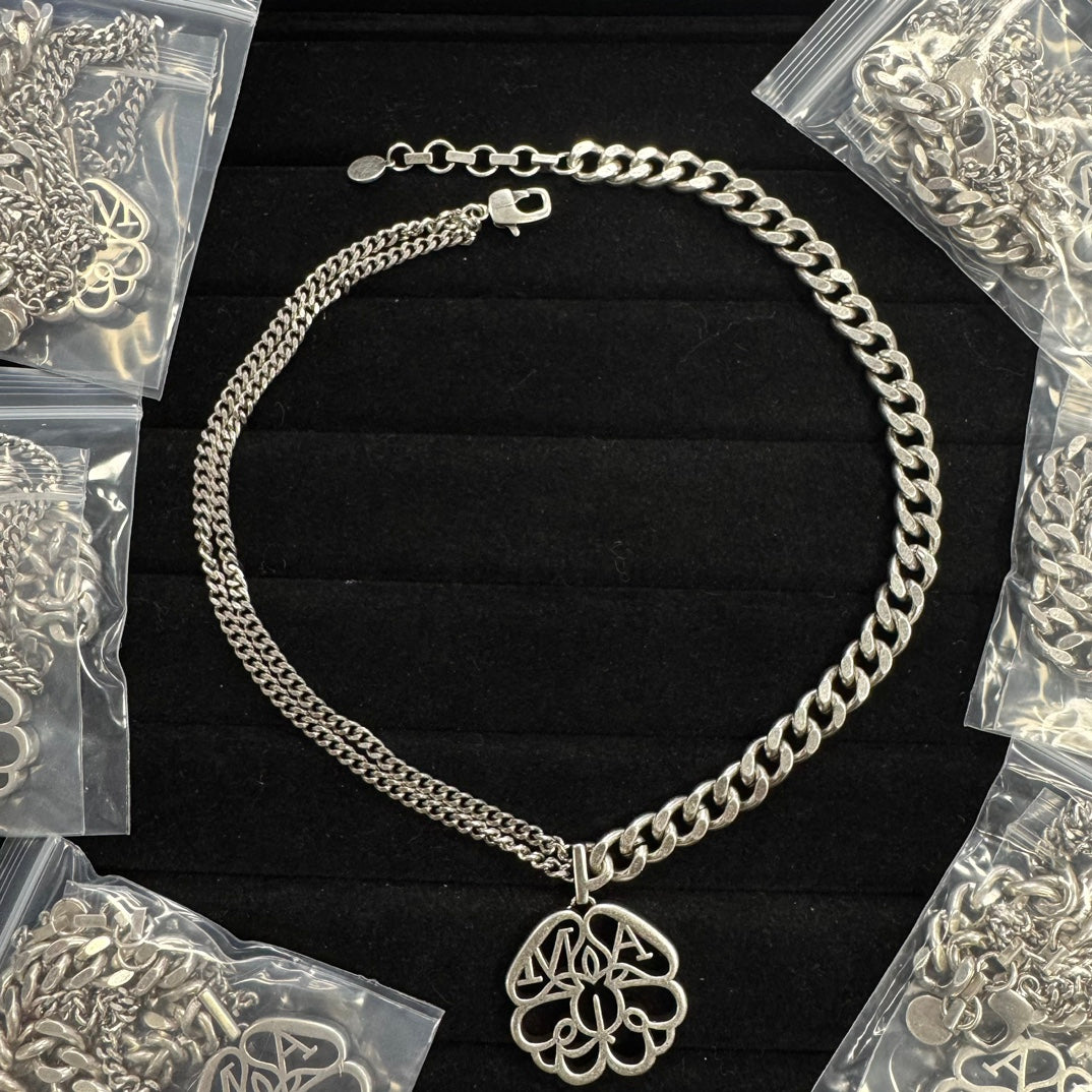 Alexander McQueen Coin Medallion Chain necklace in Two-Tone, detail view 2