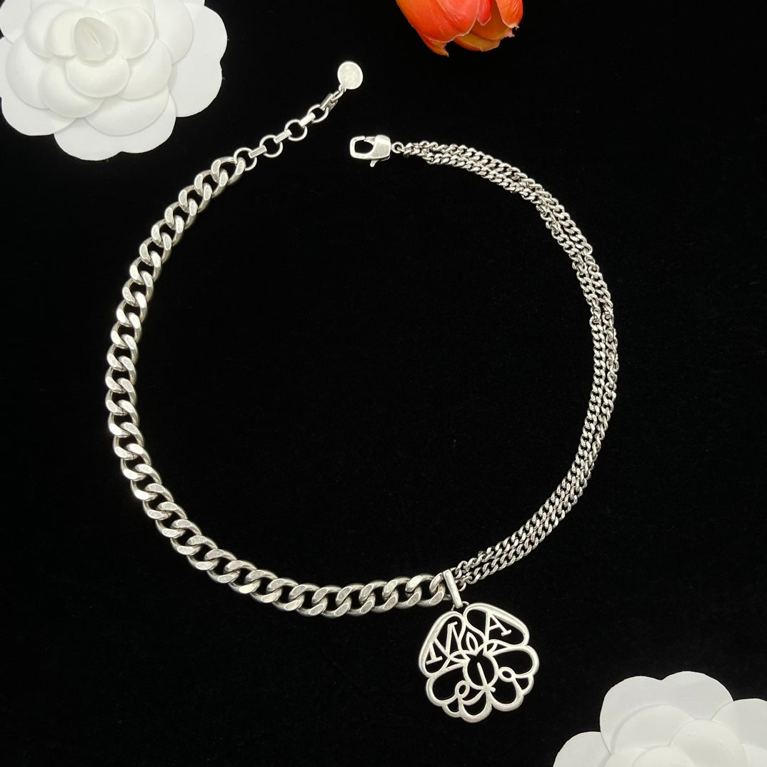 Alexander McQueen Heart Charm Curb Chain necklace in Silver Tone, main view