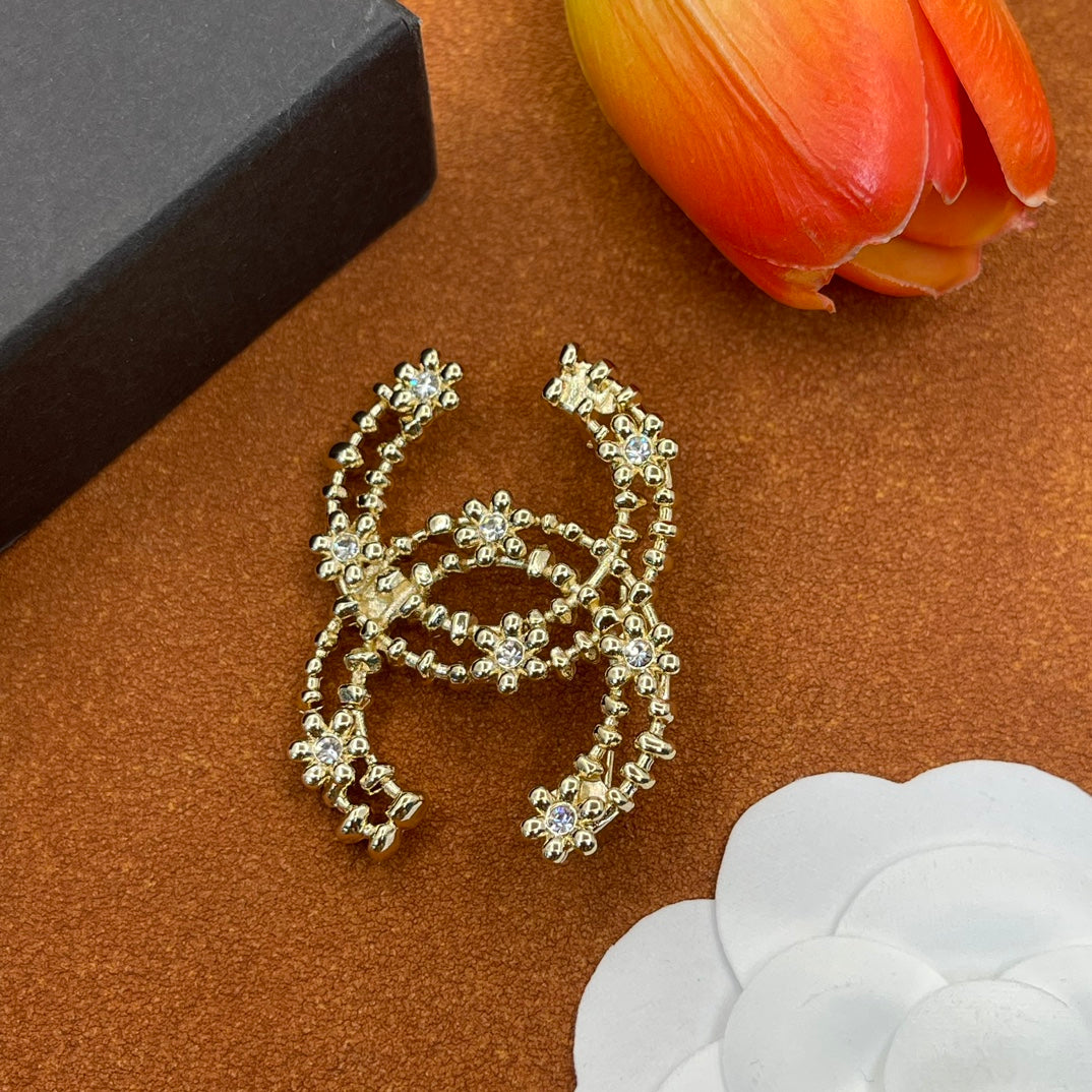 Chanel style brooches - product photo 3