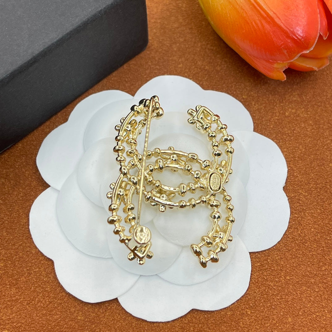 Chanel style brooches - product photo 6