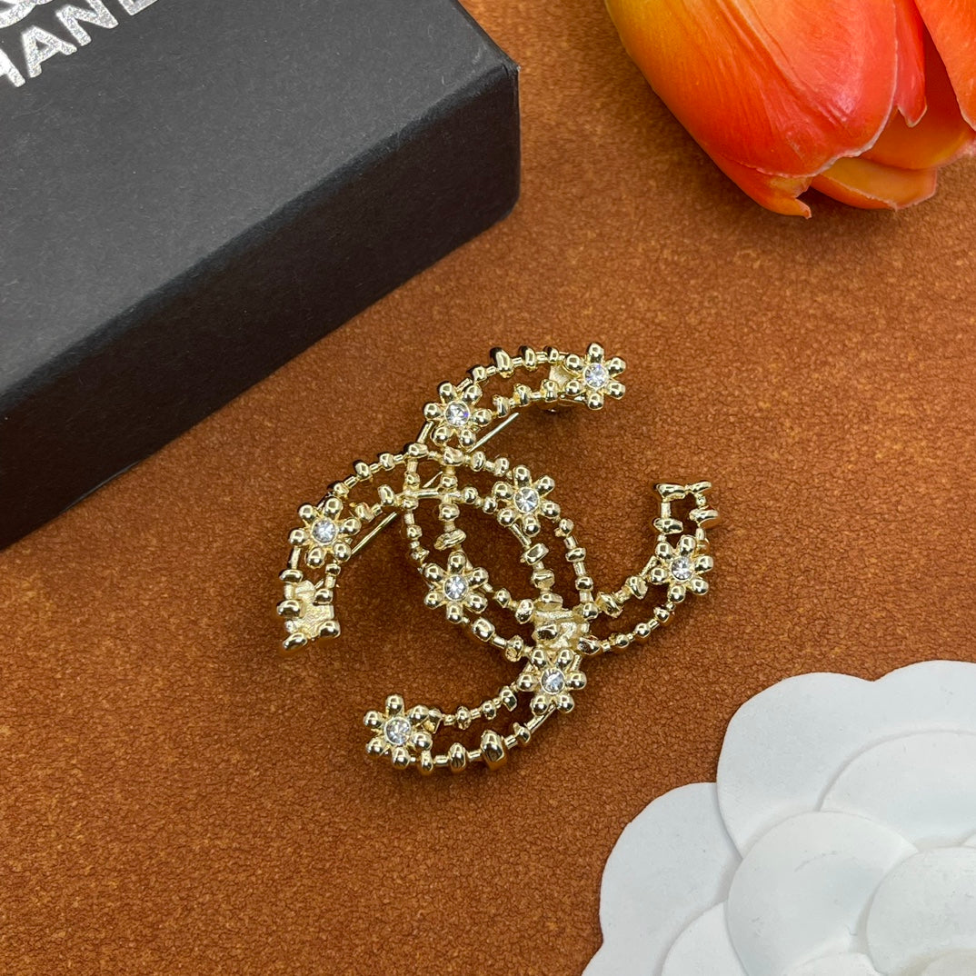Chanel style brooches - product photo 1