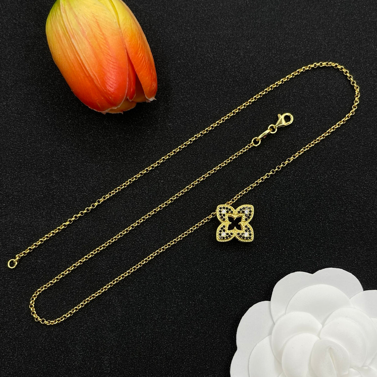 Roberto Coin framed clover pendant necklace in Gold Tone, detail view 14