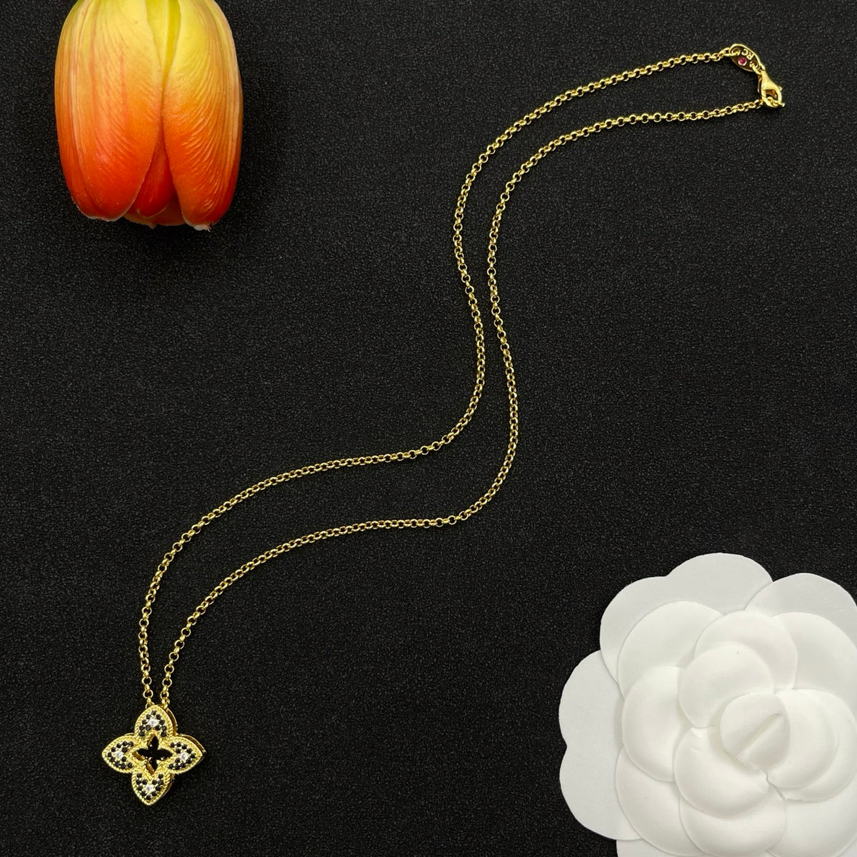 Roberto Coin framed clover pendant necklace in Gold Tone, detail view 10