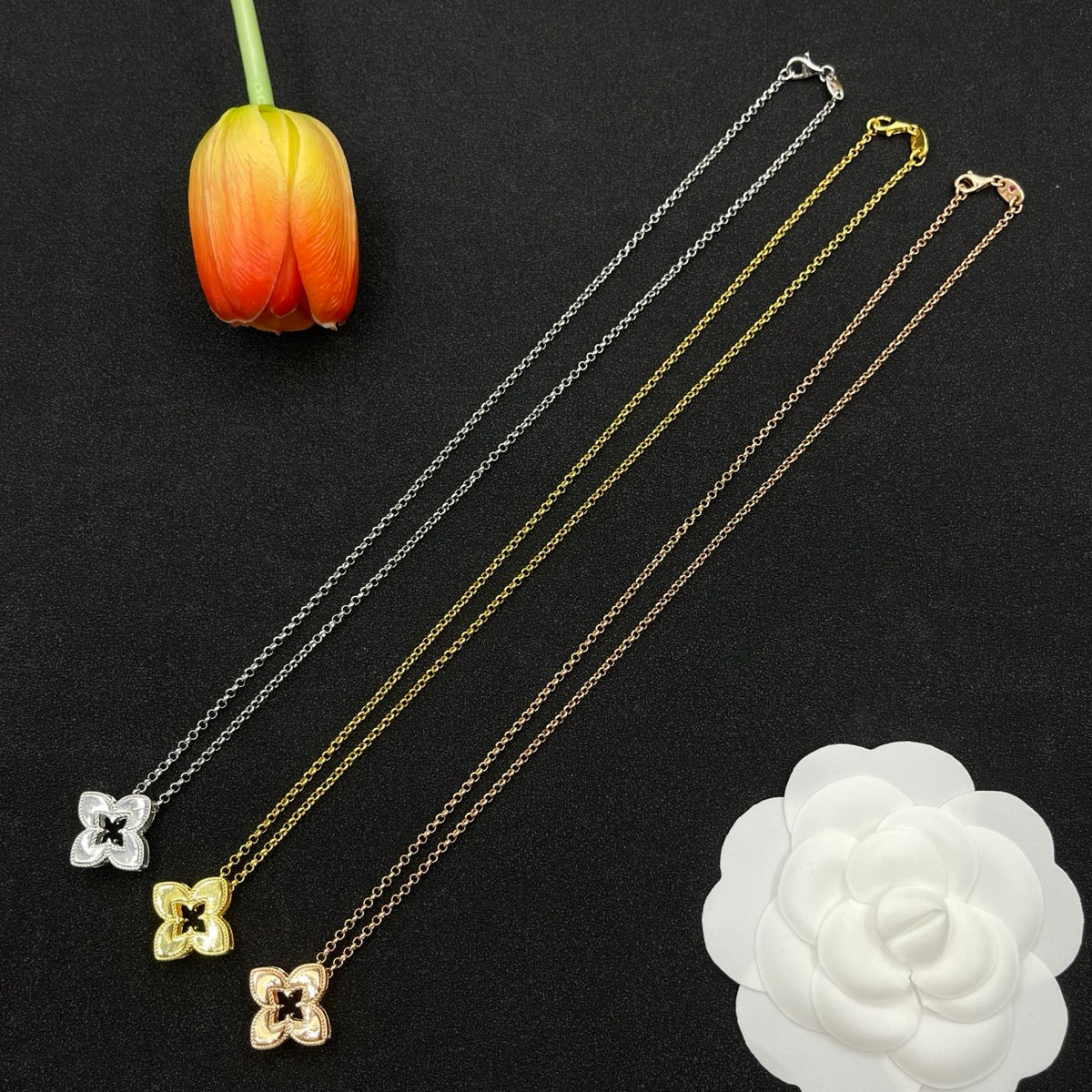 Roberto Coin small clover pendant necklace in Rose Gold Tone, detail view 7