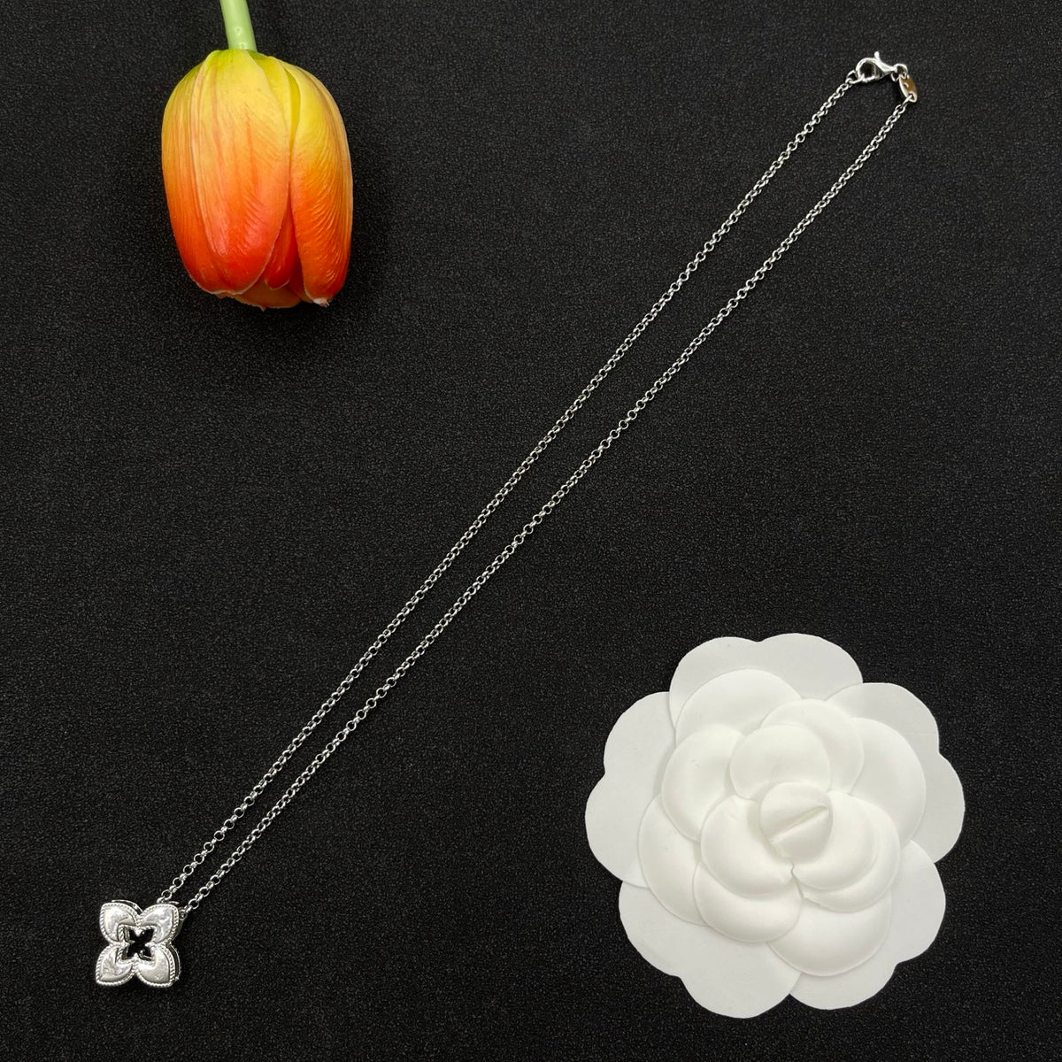 Roberto Coin small clover pendant necklace in Silver Tone, detail view 17