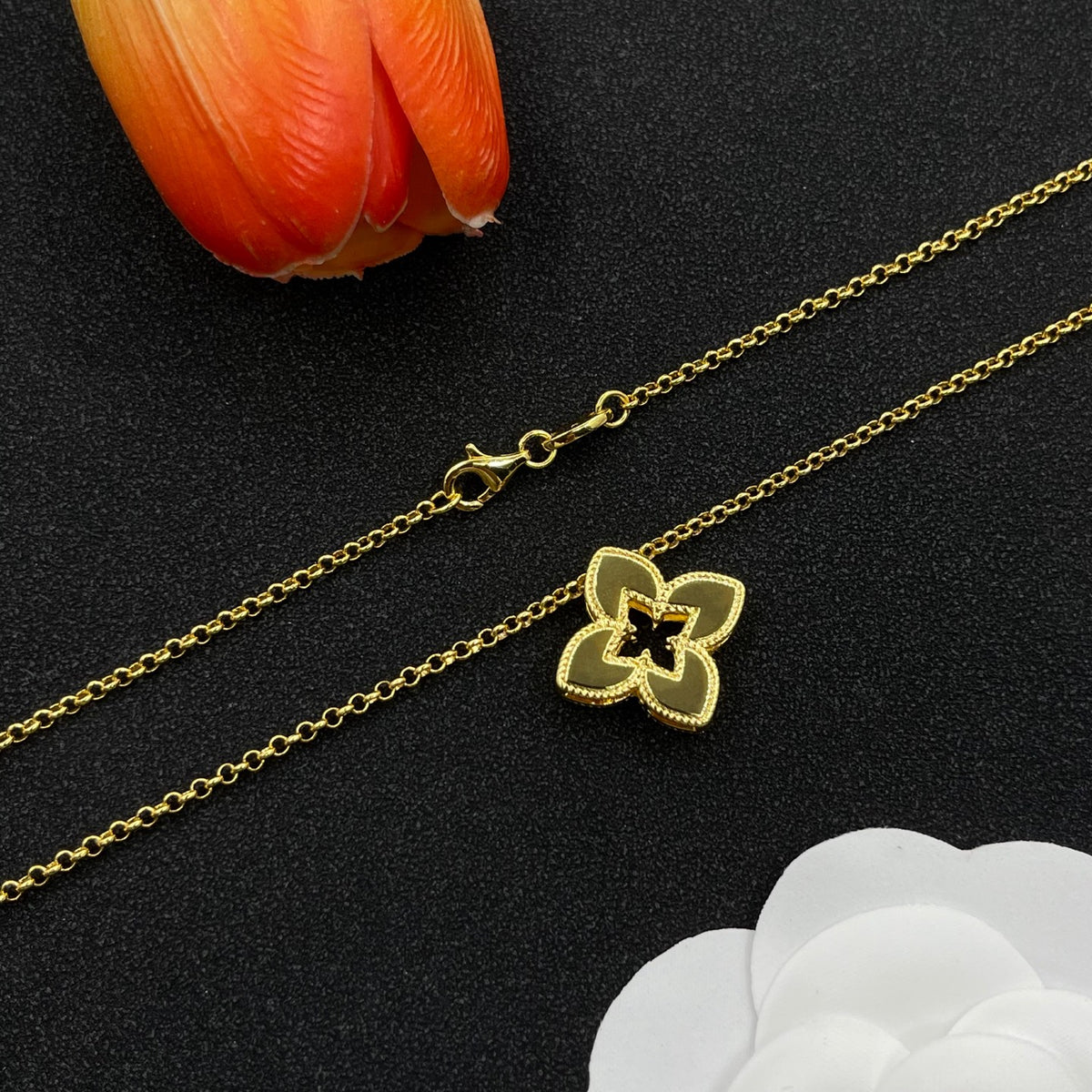 Roberto Coin small clover pendant necklace in Gold Tone, detail view 12