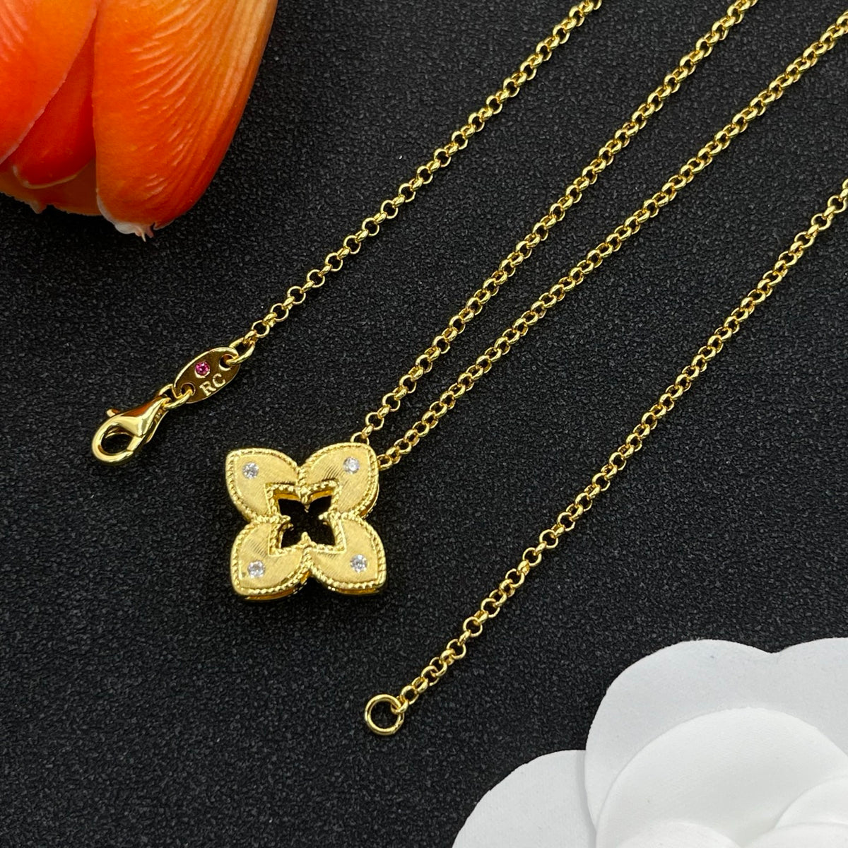 Roberto Coin small clover pendant necklace in Gold Tone, detail view 15