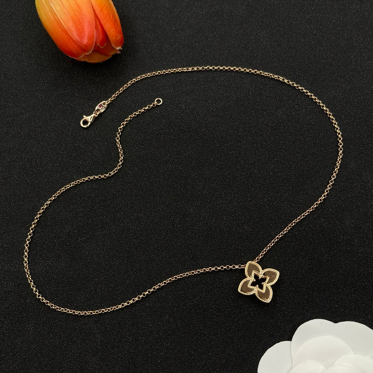 Roberto Coin small clover pendant necklace in Rose Gold Tone, detail view 5