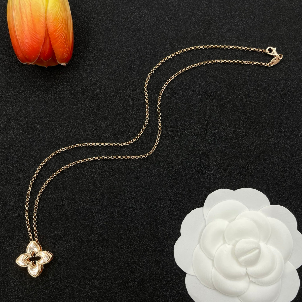 Roberto Coin small clover pendant necklace in Rose Gold Tone, detail view 3