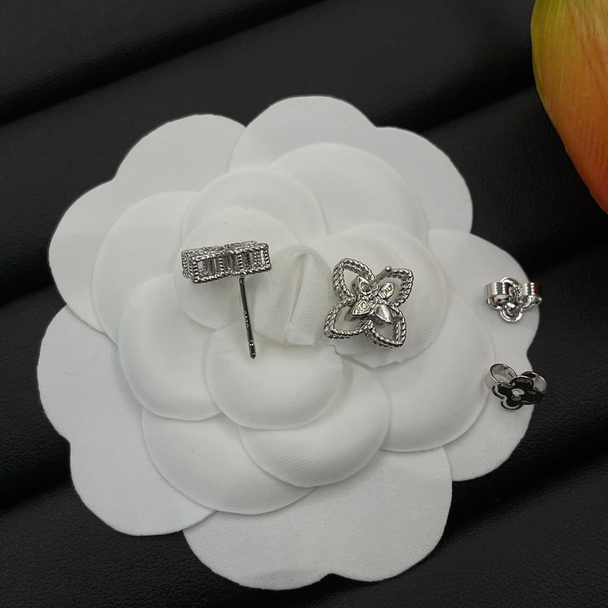 Roberto Coin open clover stud earrings in Silver Tone, detail view 18