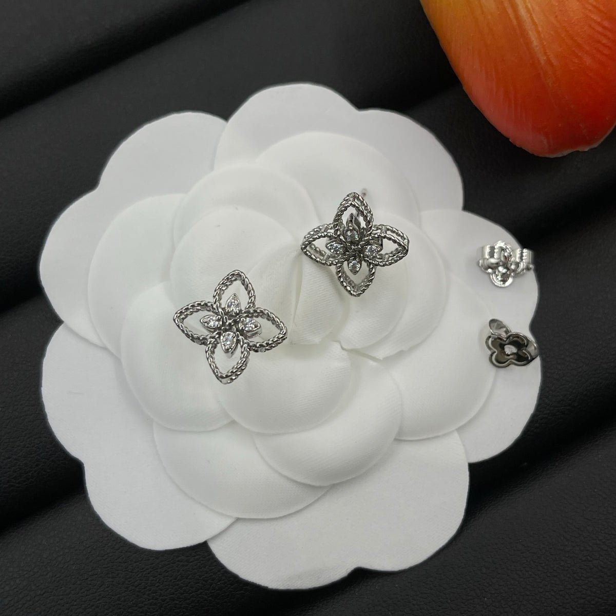 Roberto Coin open clover stud earrings in Silver Tone, detail view 17