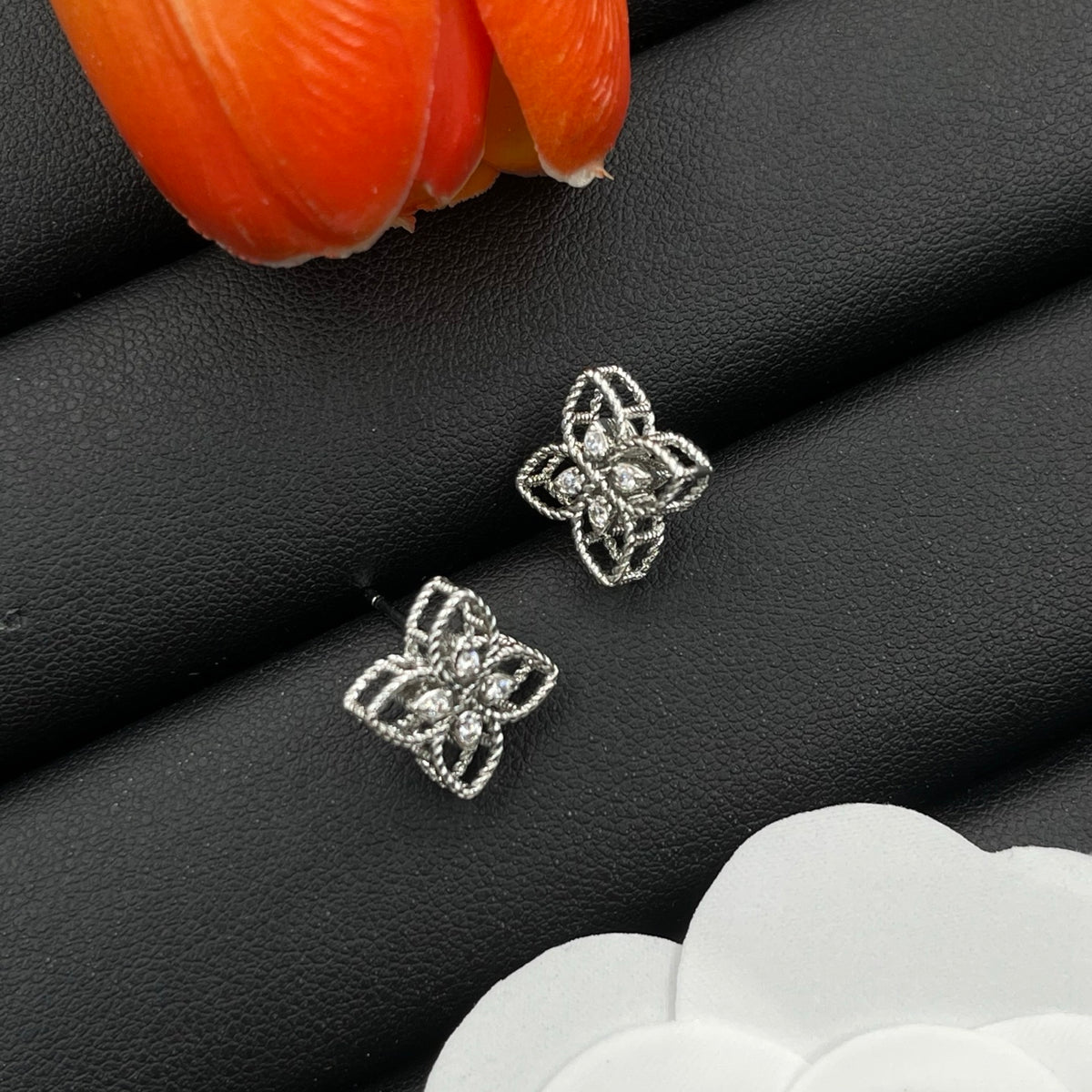 Roberto Coin open clover stud earrings in Silver Tone, detail view 15