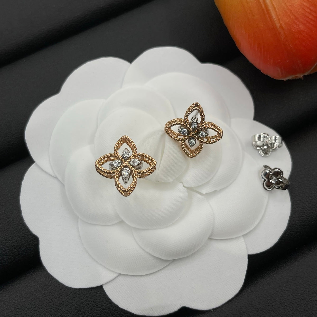 Roberto Coin open clover stud earrings in Rose Gold Tone, detail view 4
