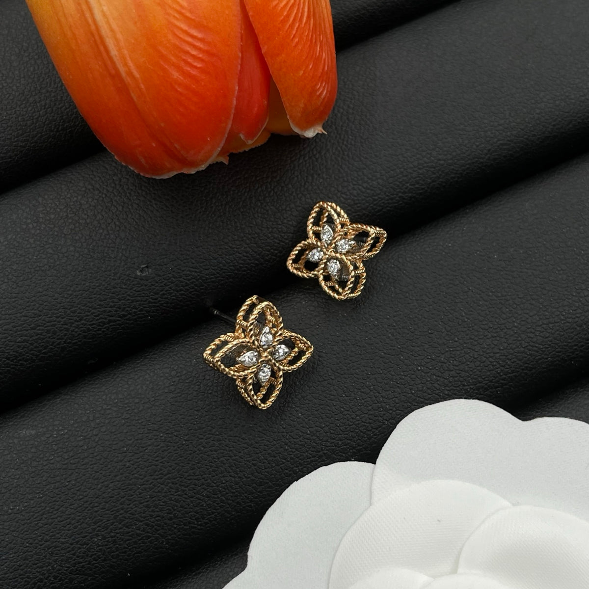 Roberto Coin open clover stud earrings in Rose Gold Tone, detail view 2