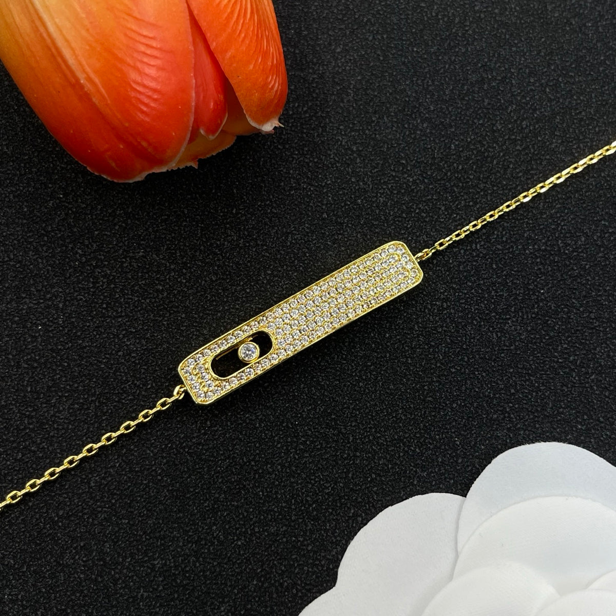 Messika Pavé Long Bar Chain bracelet in Gold Tone, detail view 3