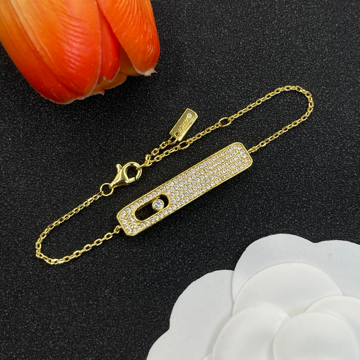 Messika Pavé Long Bar Chain bracelet in Gold Tone, detail view 5