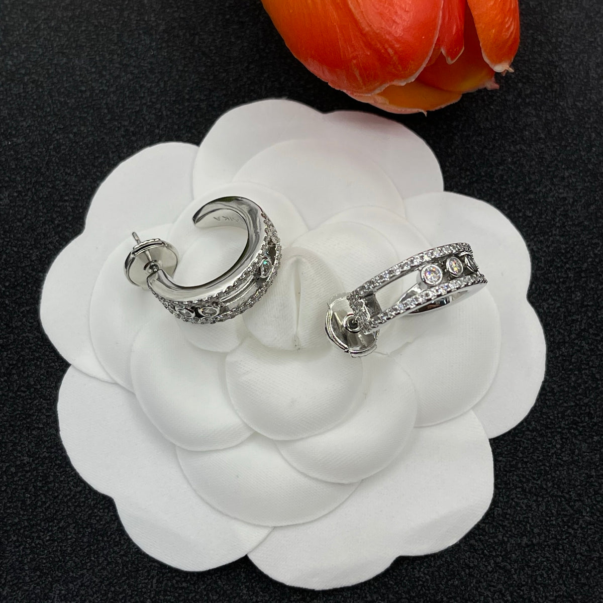Messika Sculpted Link Hoop earrings in Silver Tone, detail view 10