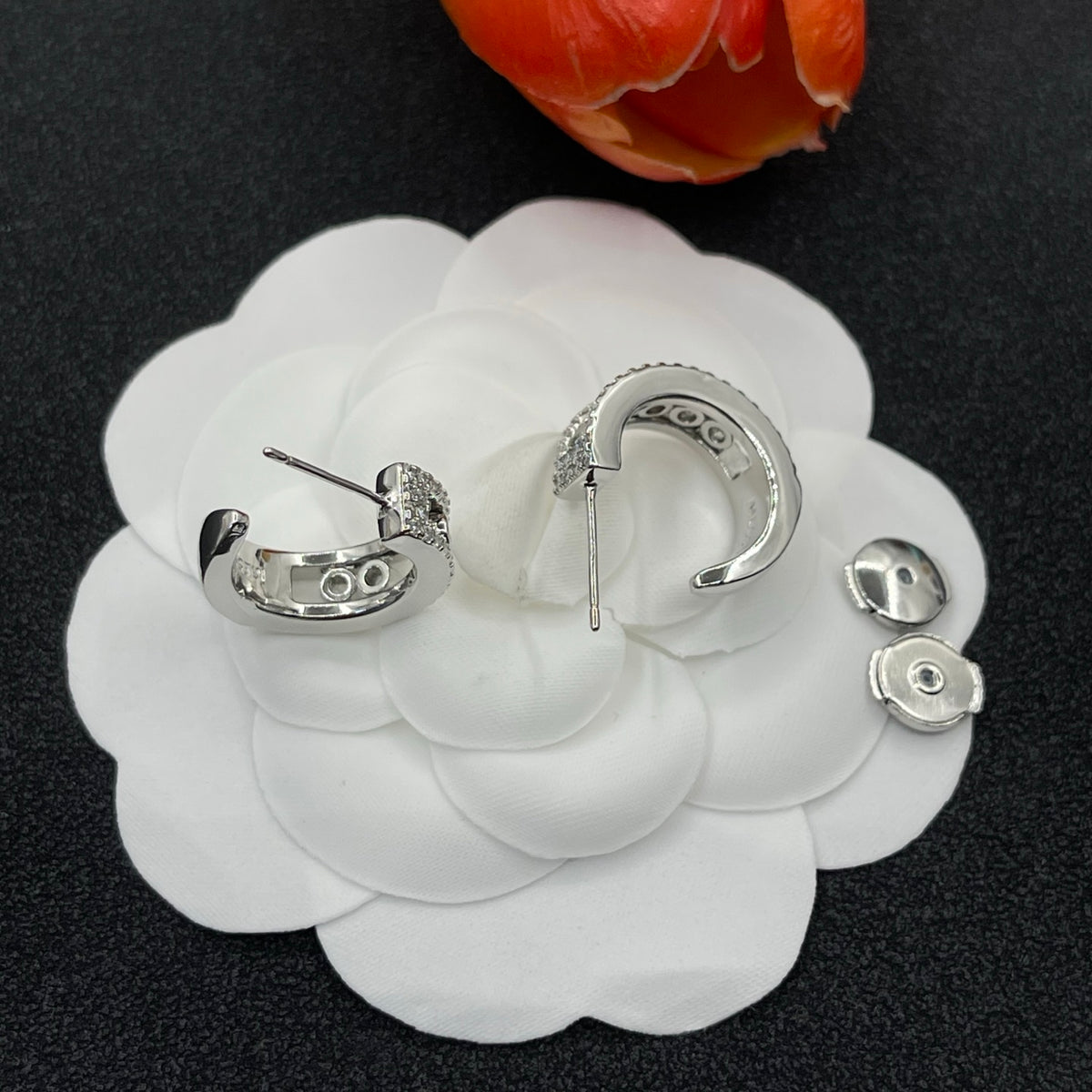 Messika Sculpted Link Hoop earrings in Silver Tone, detail view 11
