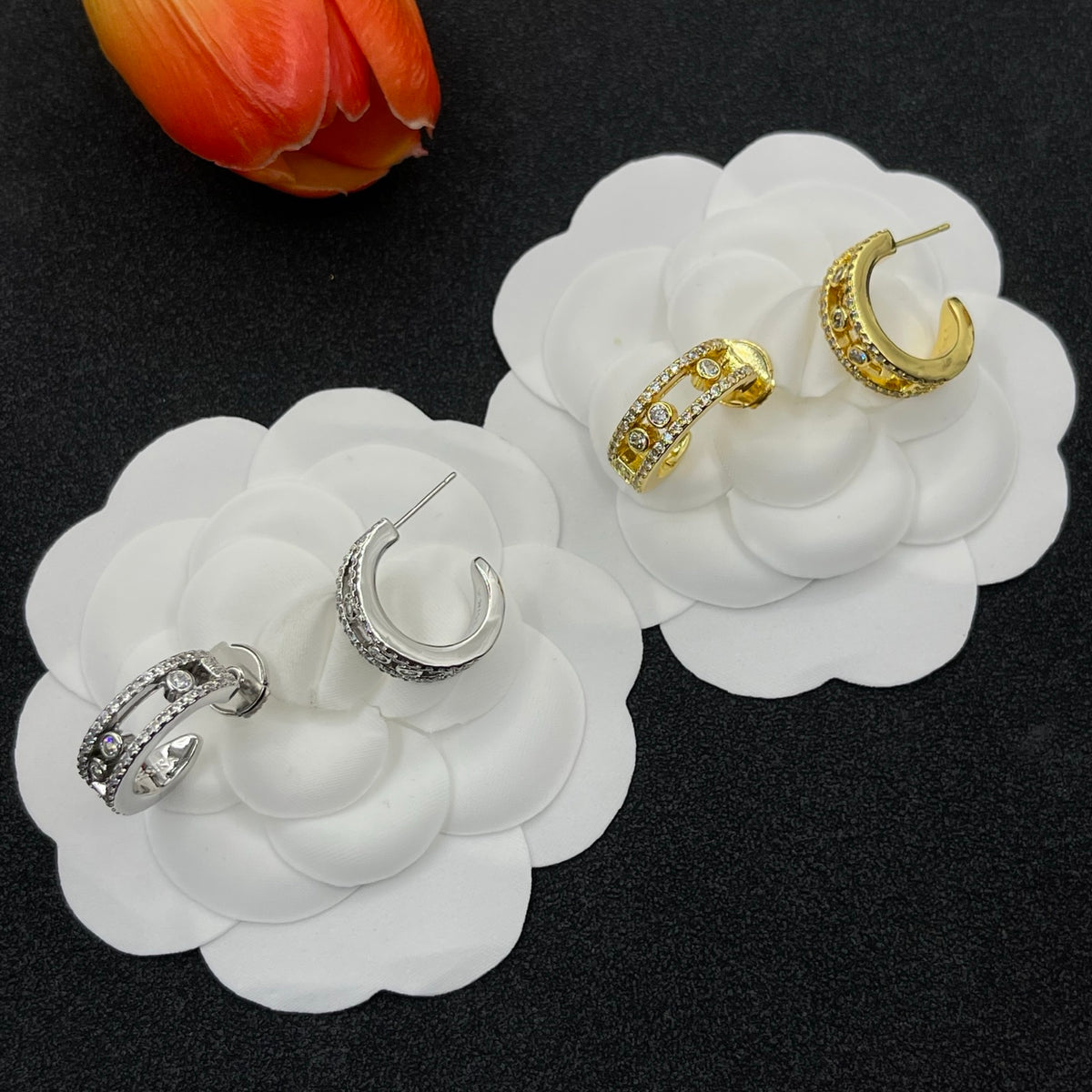 Messika Sculpted Link Hoop earrings in Gold Tone, detail view 7