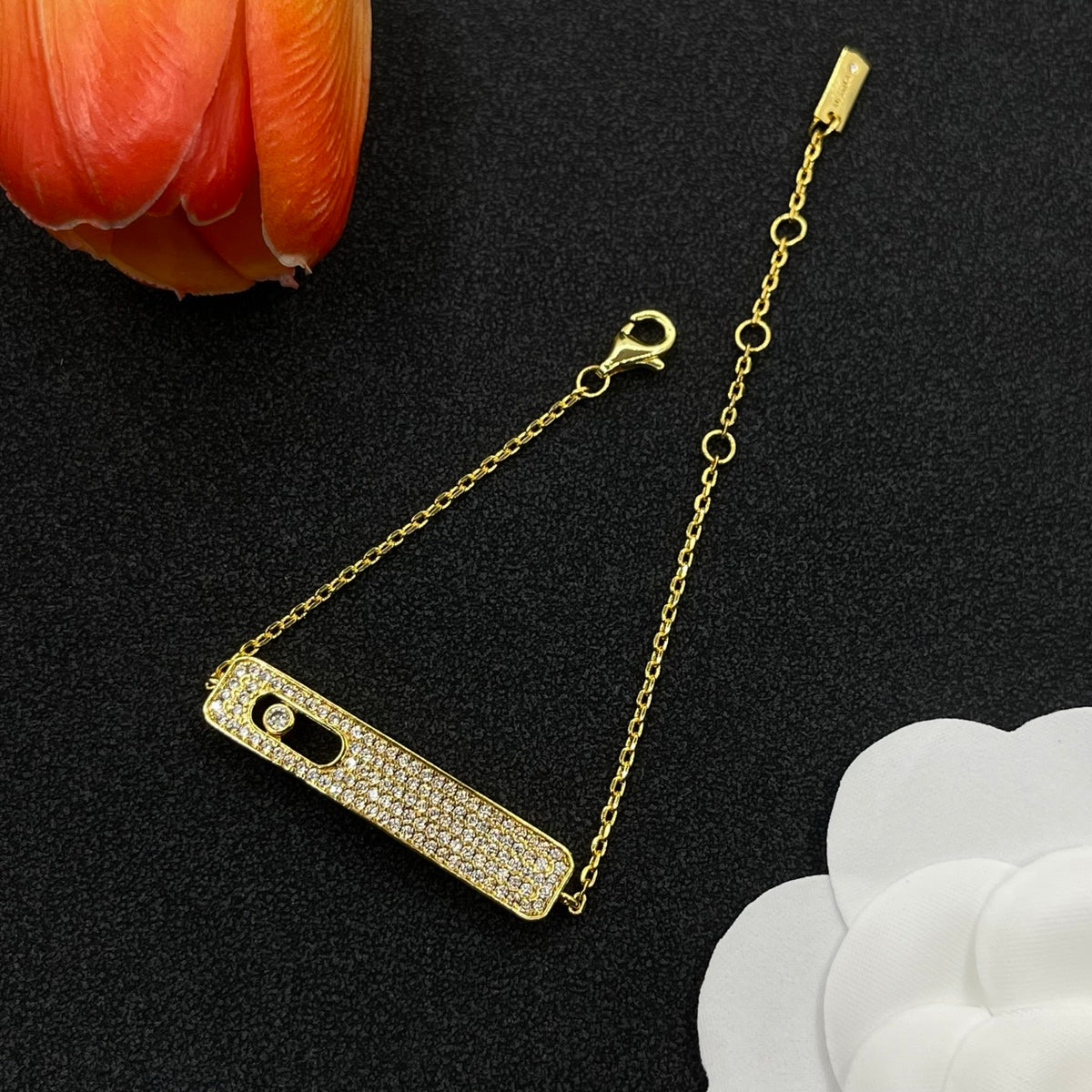 Messika Fine Long Bar Chain bracelet in Gold Tone, detail view 4
