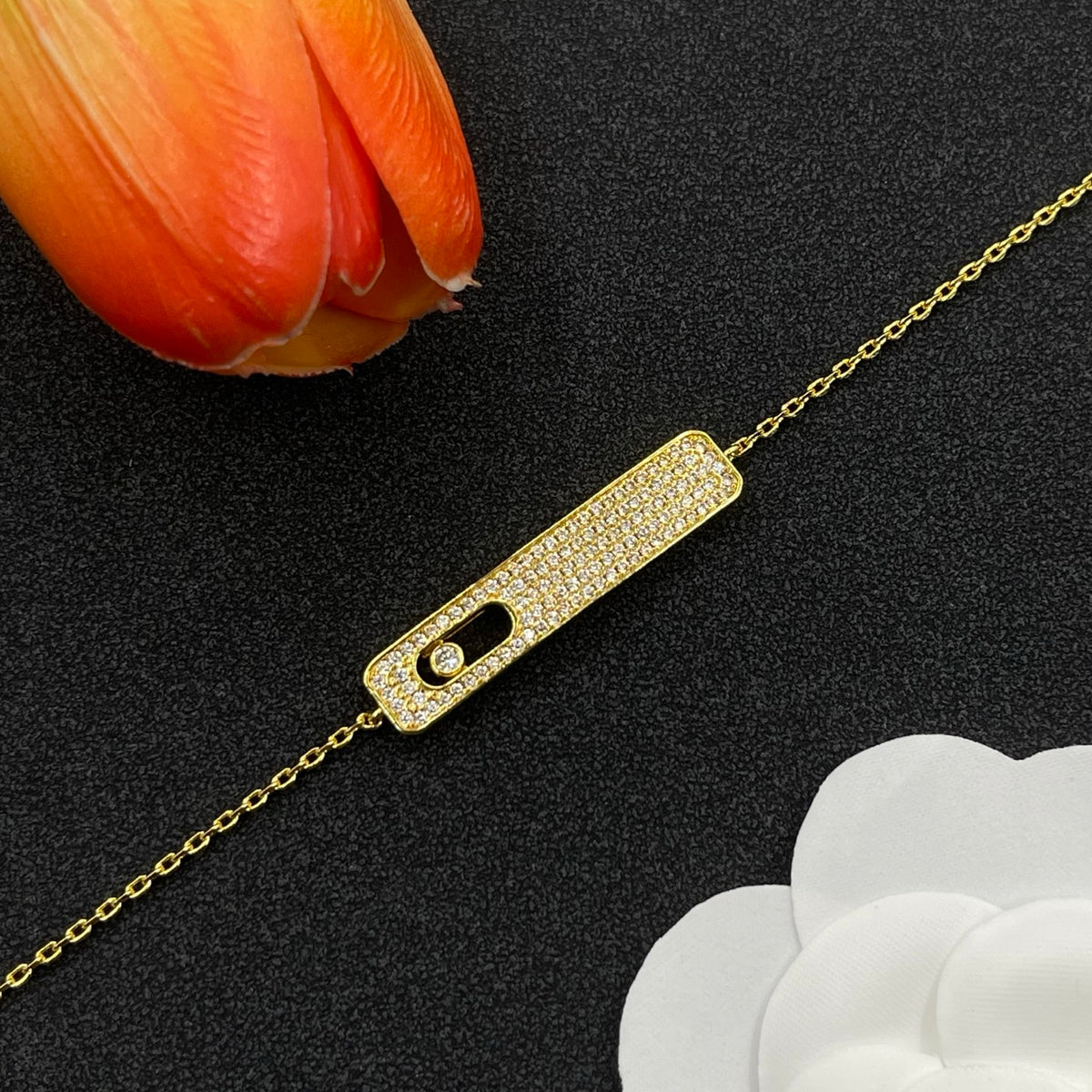 Messika Fine Long Bar Chain bracelet in Gold Tone, detail view 3