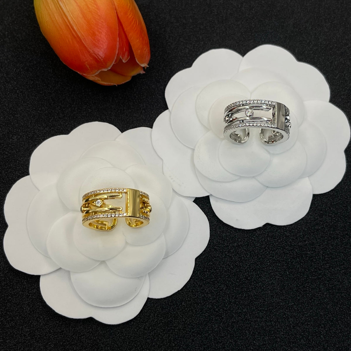 Messika Open Link Signet ring in Gold Tone, detail view 7