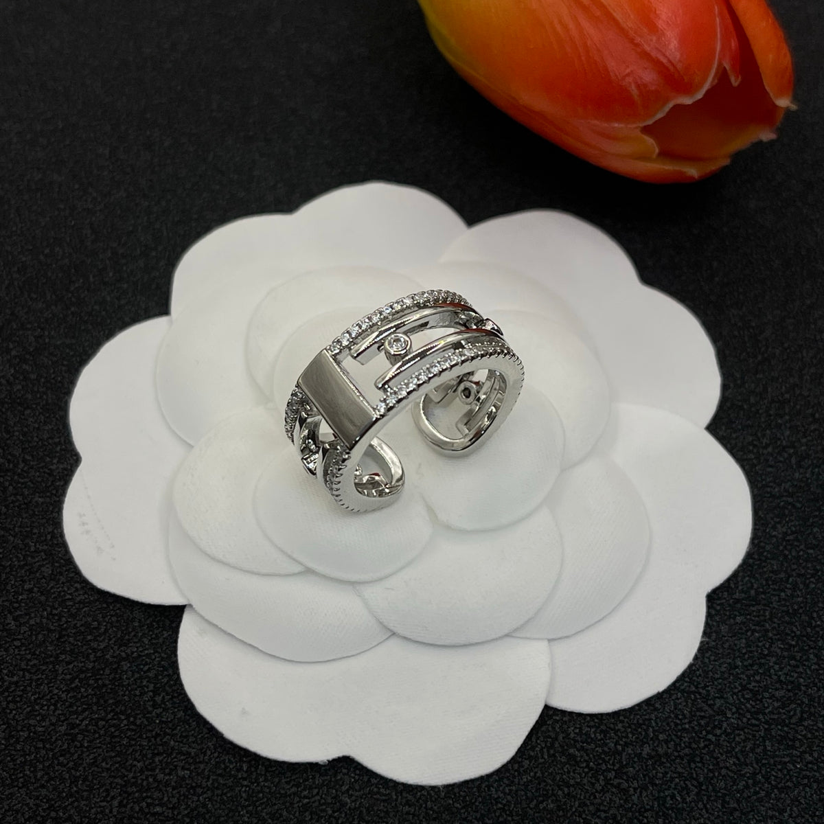 Messika Open Link Signet ring in Silver Tone, detail view 11