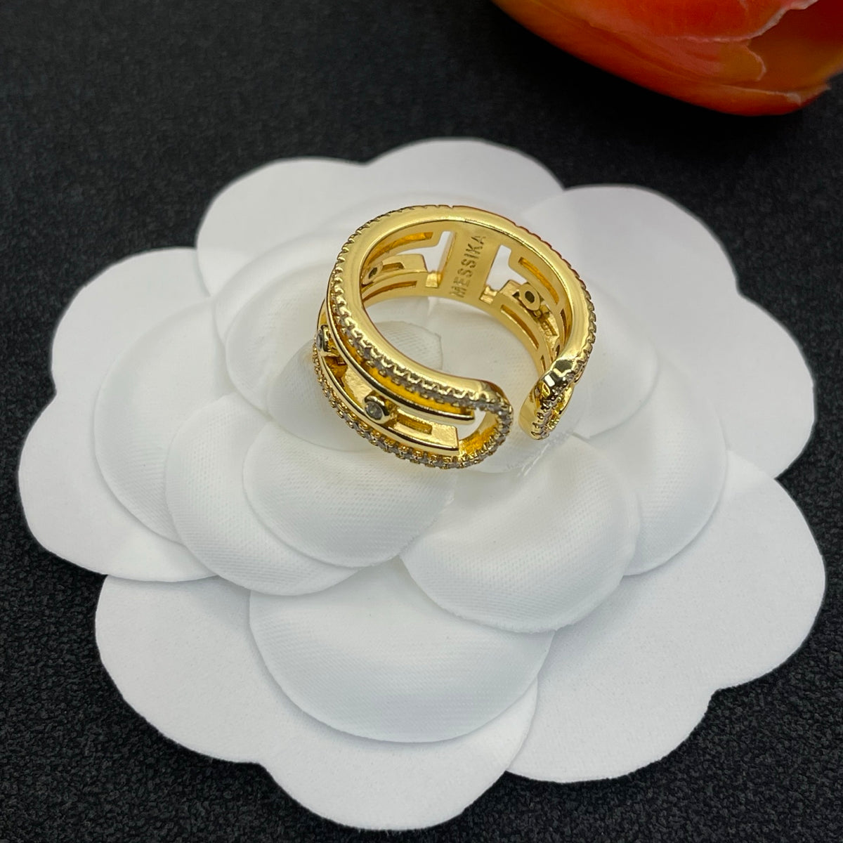 Messika Open Link Signet ring in Gold Tone, detail view 6