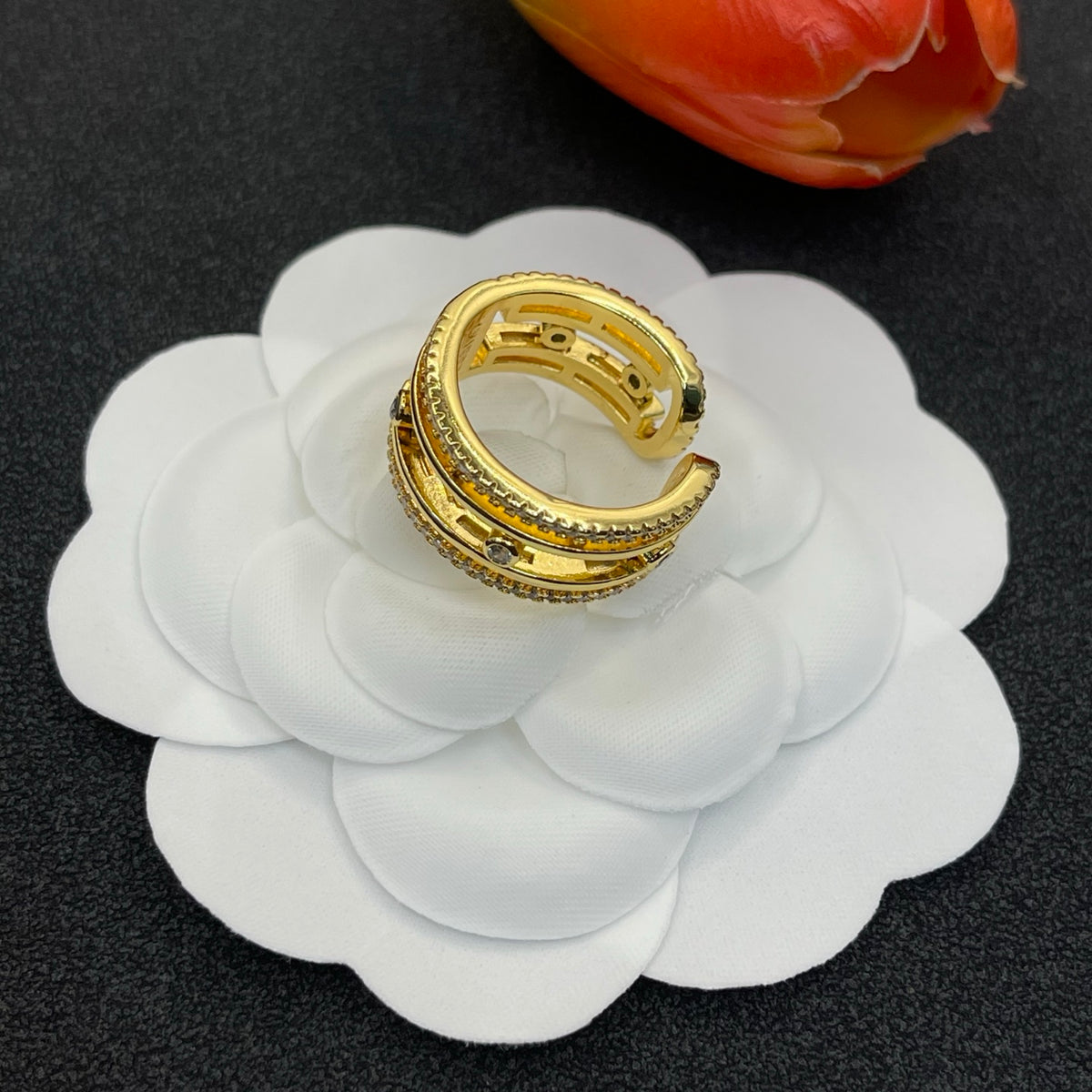 Messika Open Link Signet ring in Gold Tone, detail view 4