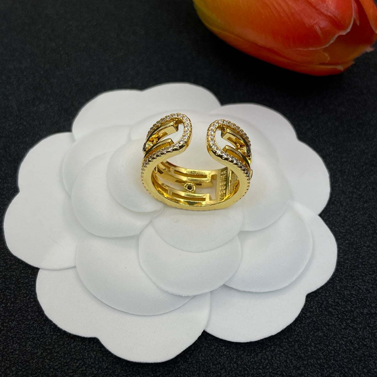 Messika Open Link Signet ring in Gold Tone, detail view 5