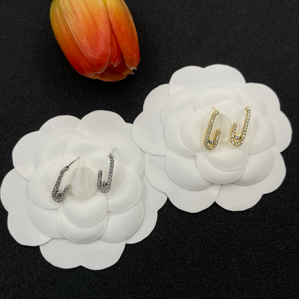 Messika Sculpted Link Hoop earrings in Gold Tone, detail view 7