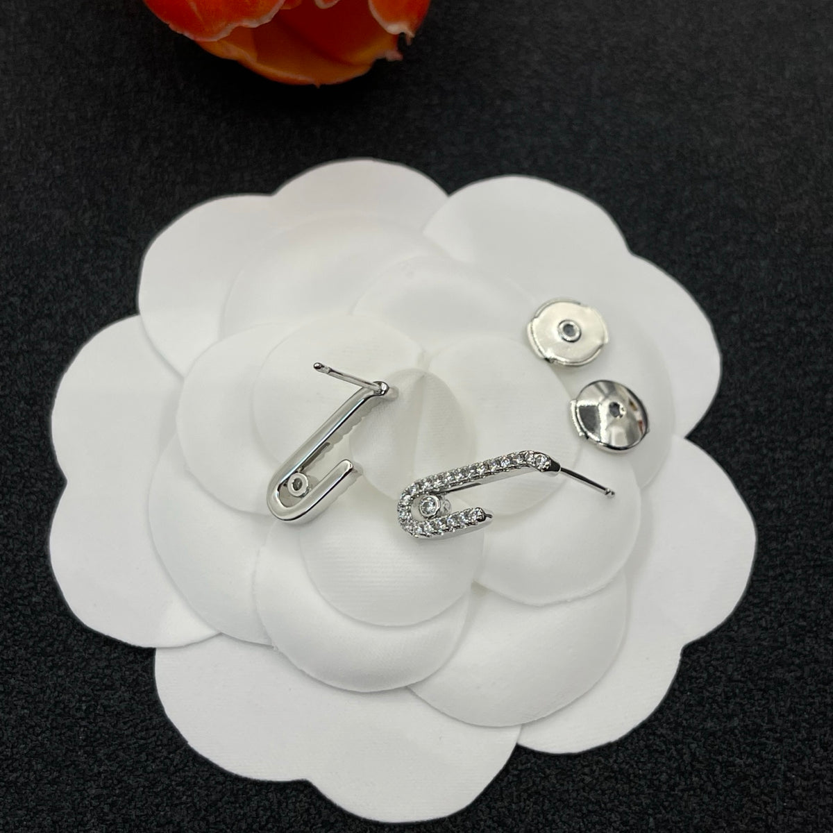 Messika Sculpted Link Hoop earrings in Silver Tone, detail view 12