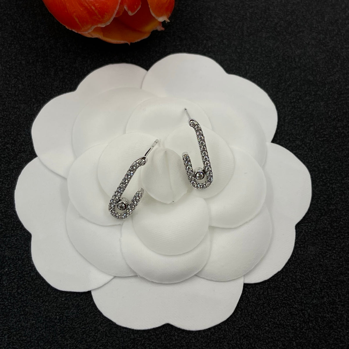 Messika Sculpted Link Hoop earrings in Silver Tone, detail view 8