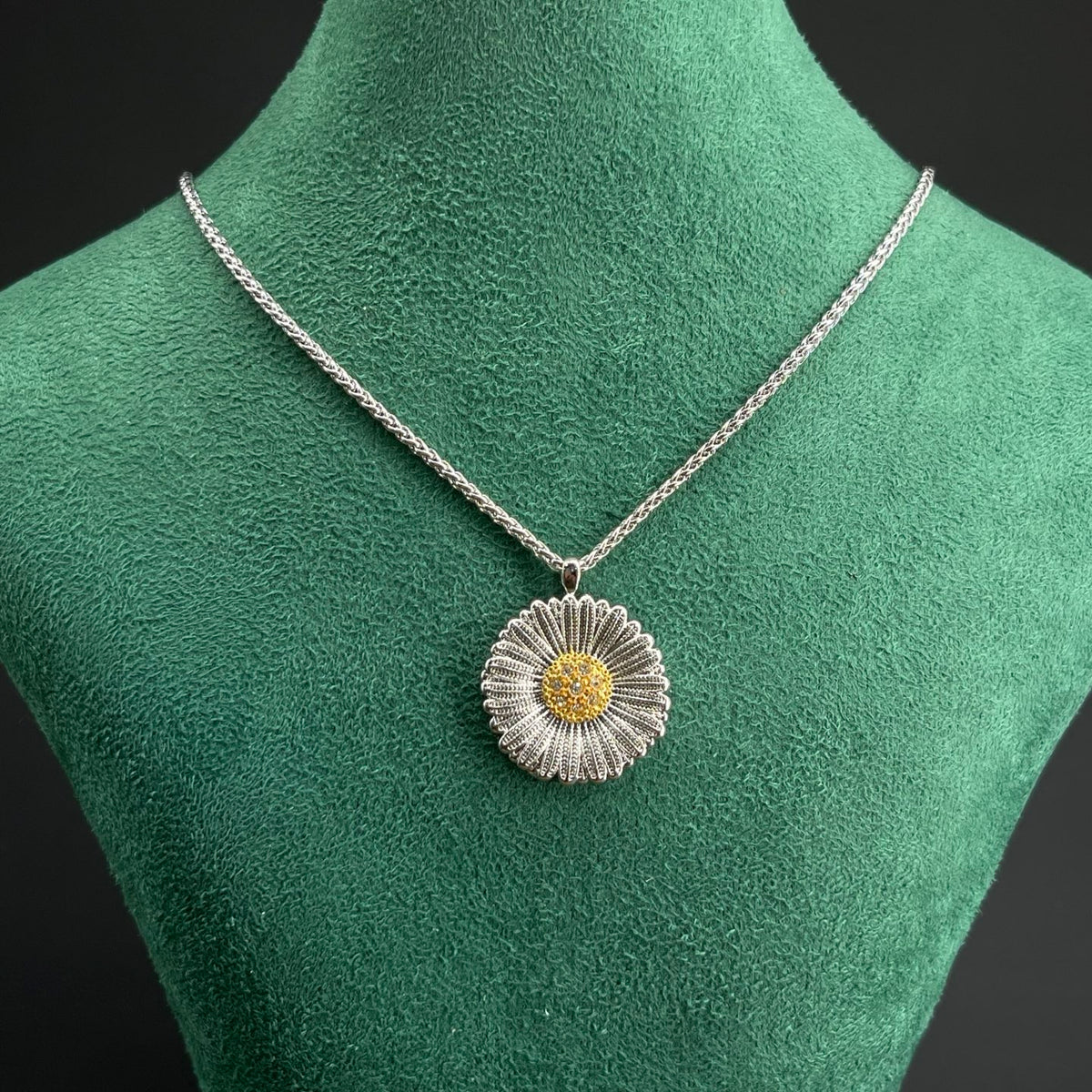 Buccellati sunburst pendant necklace in Silver Tone, detail view 9
