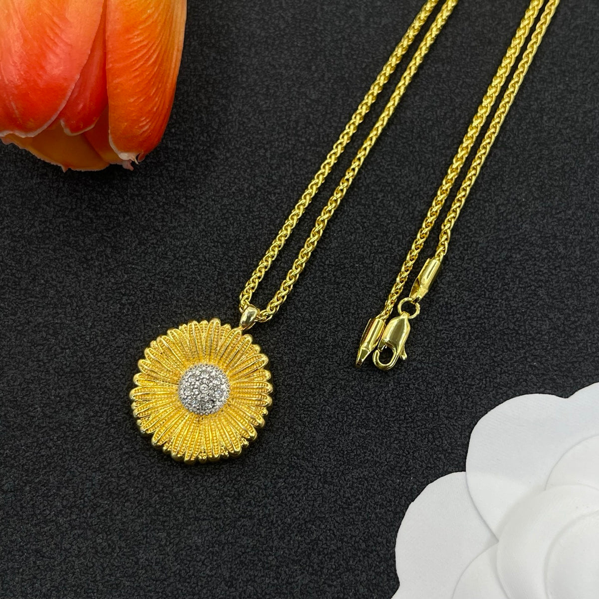 Buccellati sunburst pendant necklace in Gold Tone, detail view 4