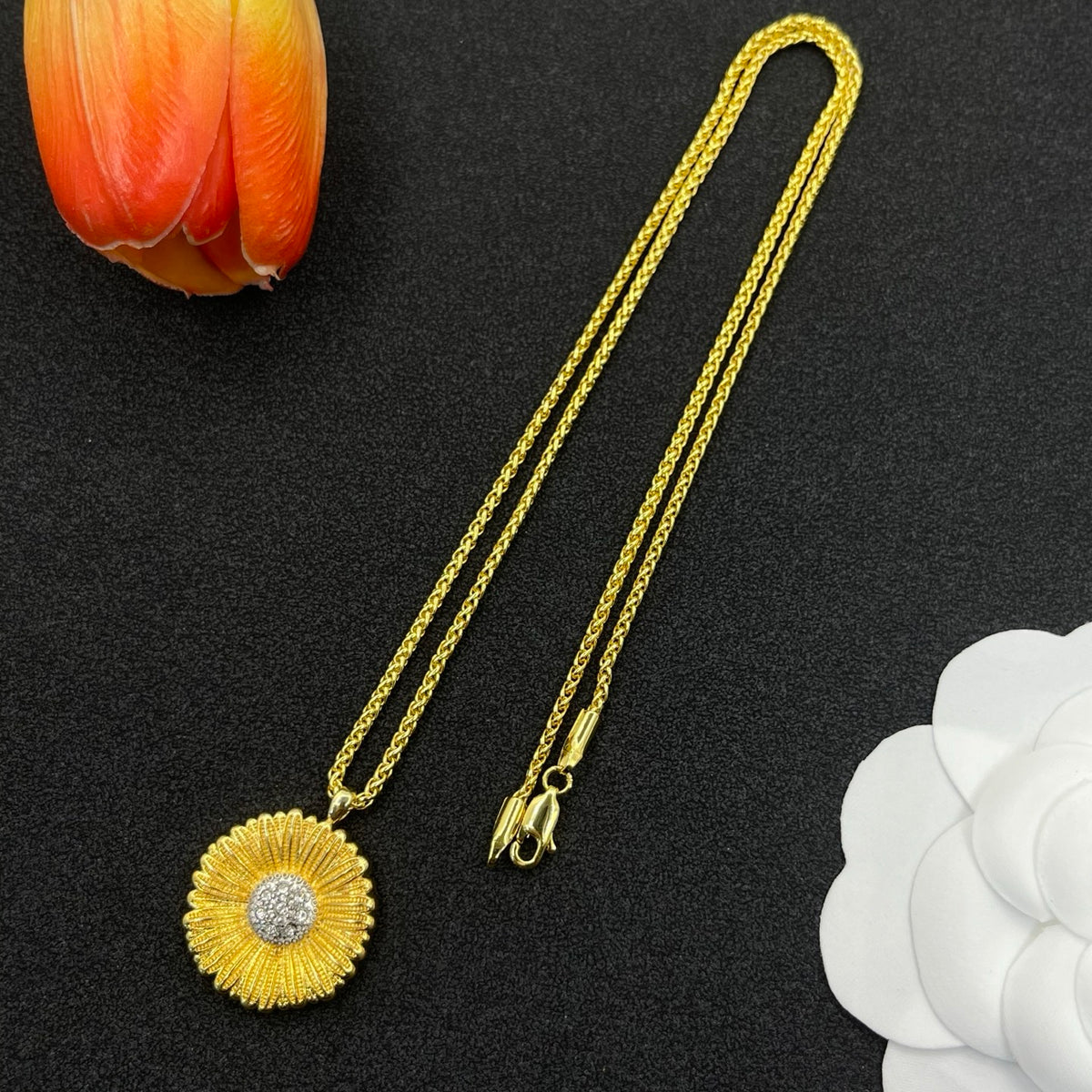 Buccellati sunburst pendant necklace in Gold Tone, detail view 3