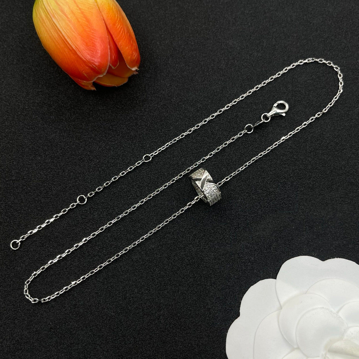 Chaumet faceted cube pendant necklace in Silver Tone, detail view 14
