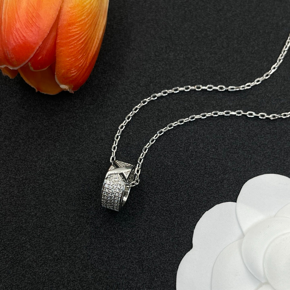 Chaumet faceted cube pendant necklace in Silver Tone, detail view 11