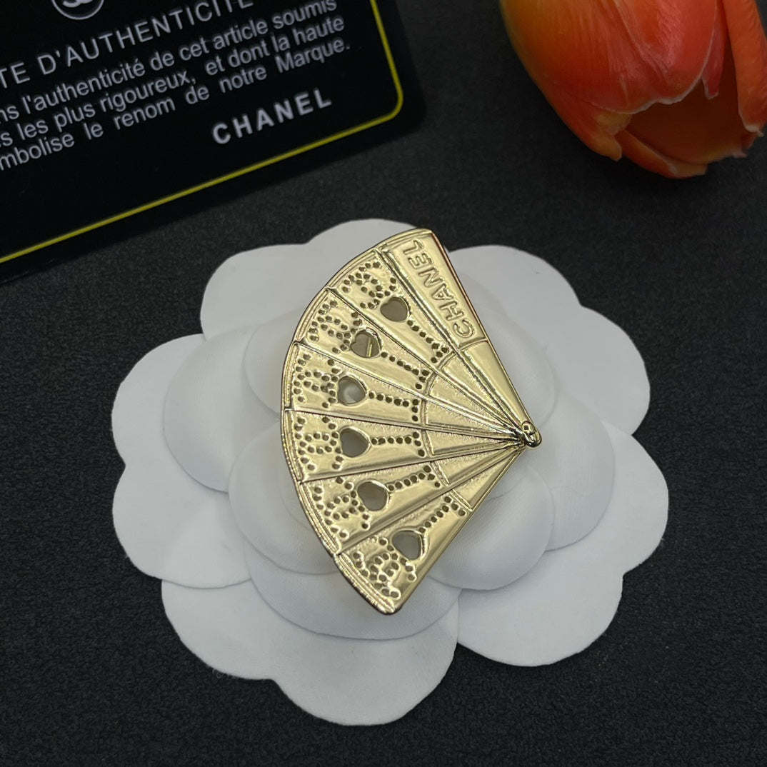 Chanel style brooches - product photo 1