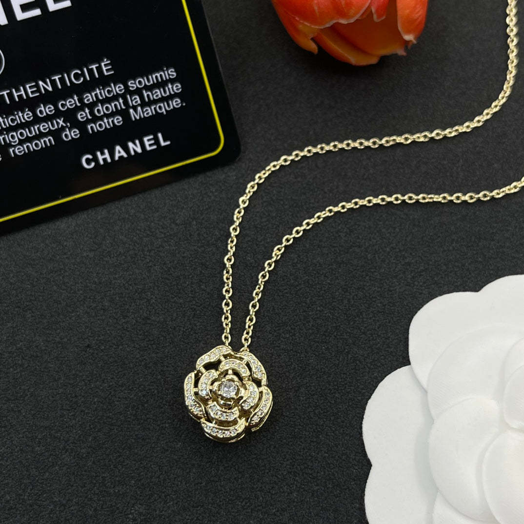 Chanel style necklaces - product photo 4