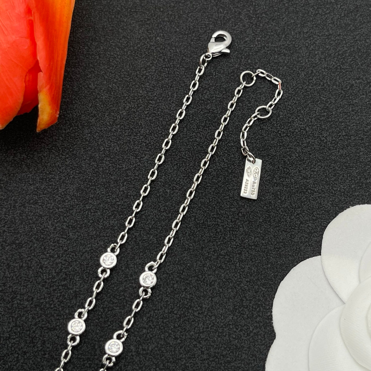 Messika Triangle Drop Chain bracelet in Silver Tone, detail view 12