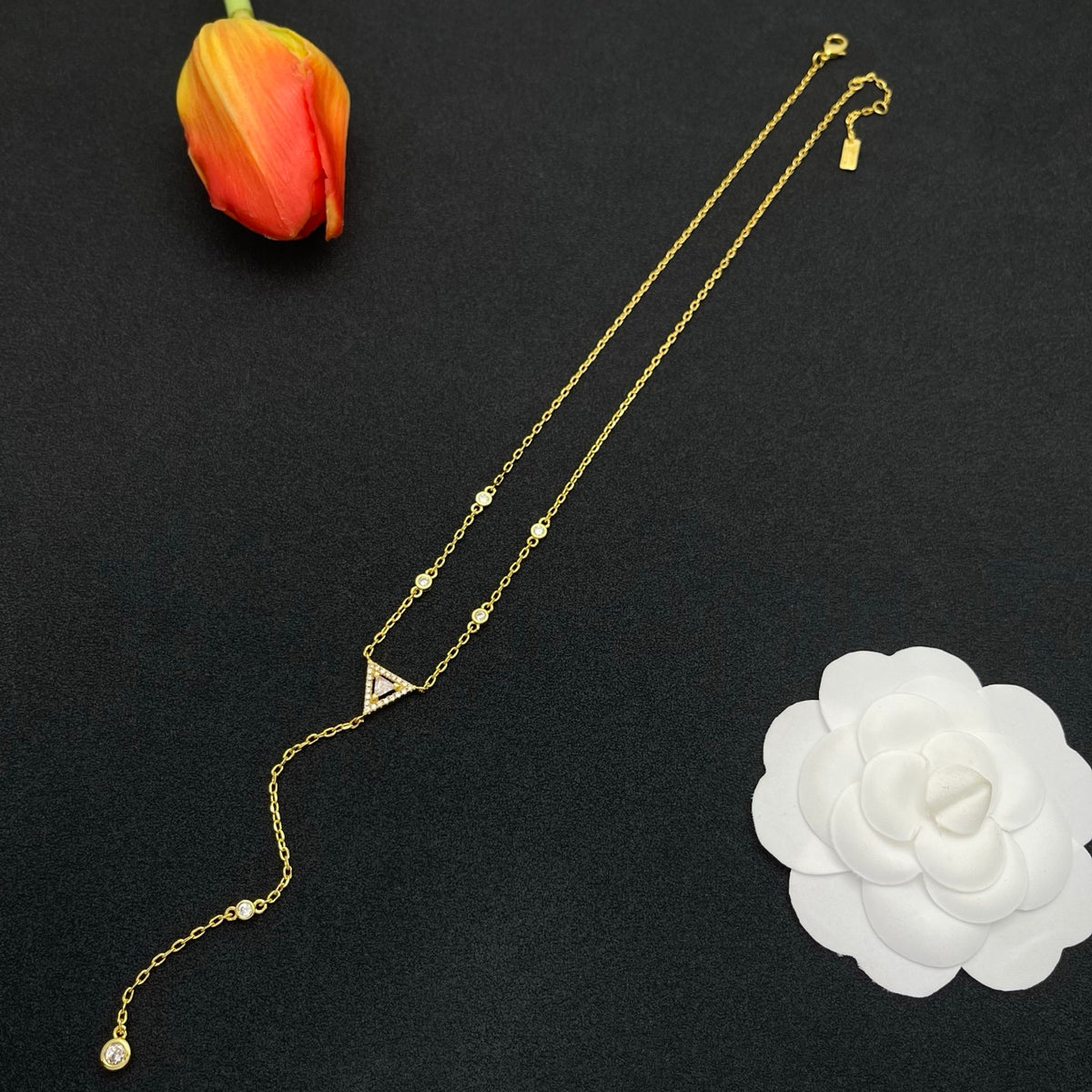 Messika Triangle Y-Drop necklace in Gold Tone, detail view 3