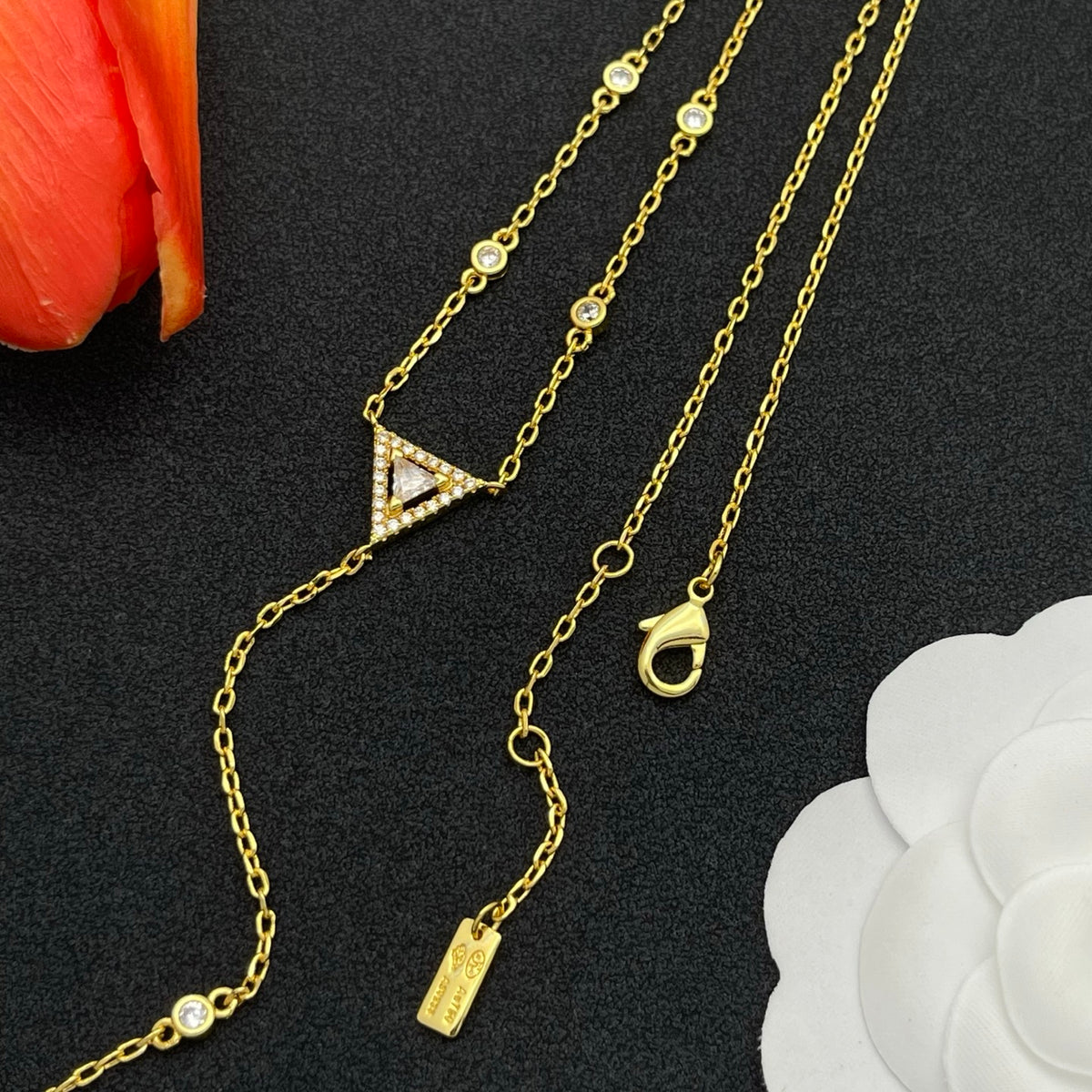 Messika Triangle Y-Drop necklace in Gold Tone, detail view 5