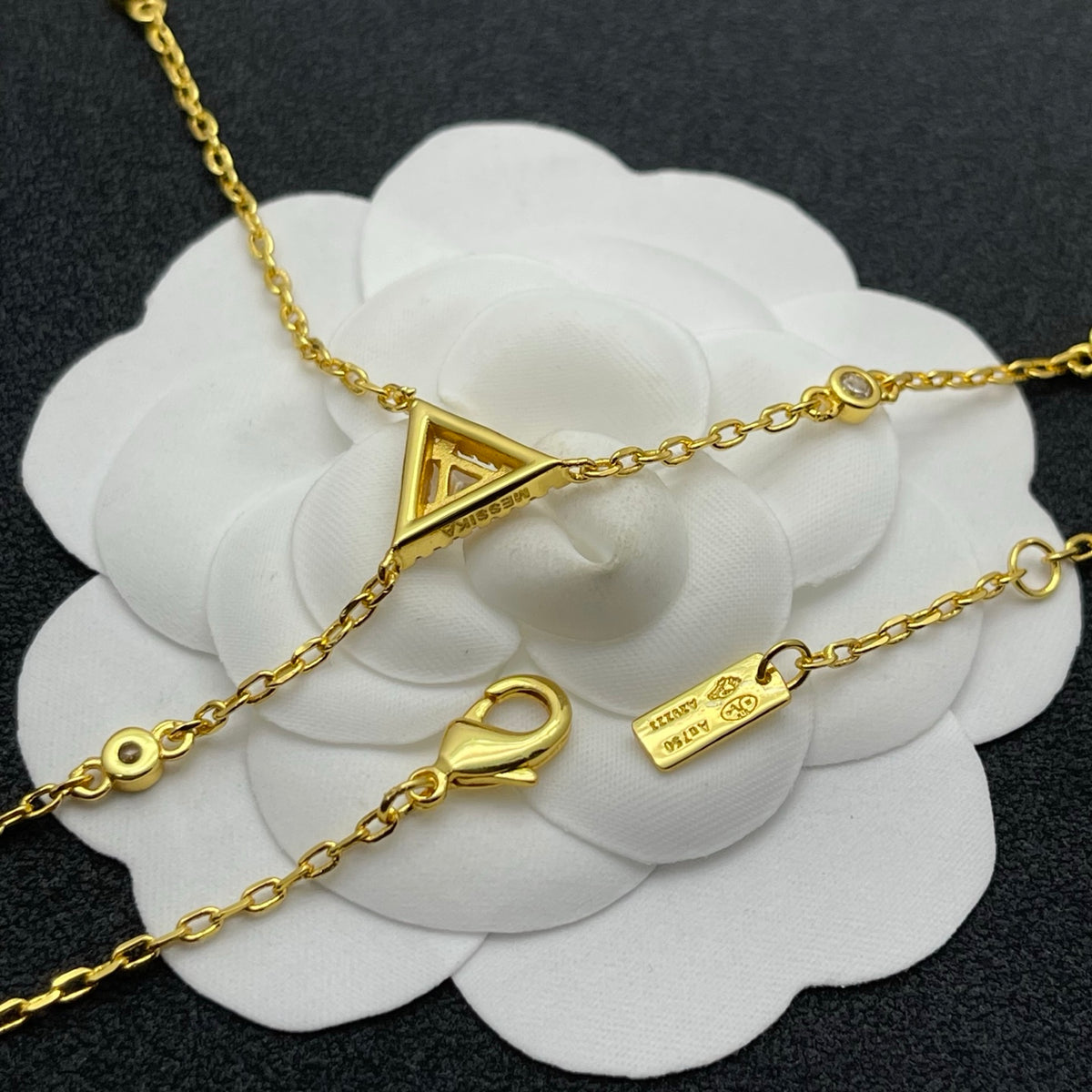 Messika Triangle Y-Drop necklace in Gold Tone, detail view 7