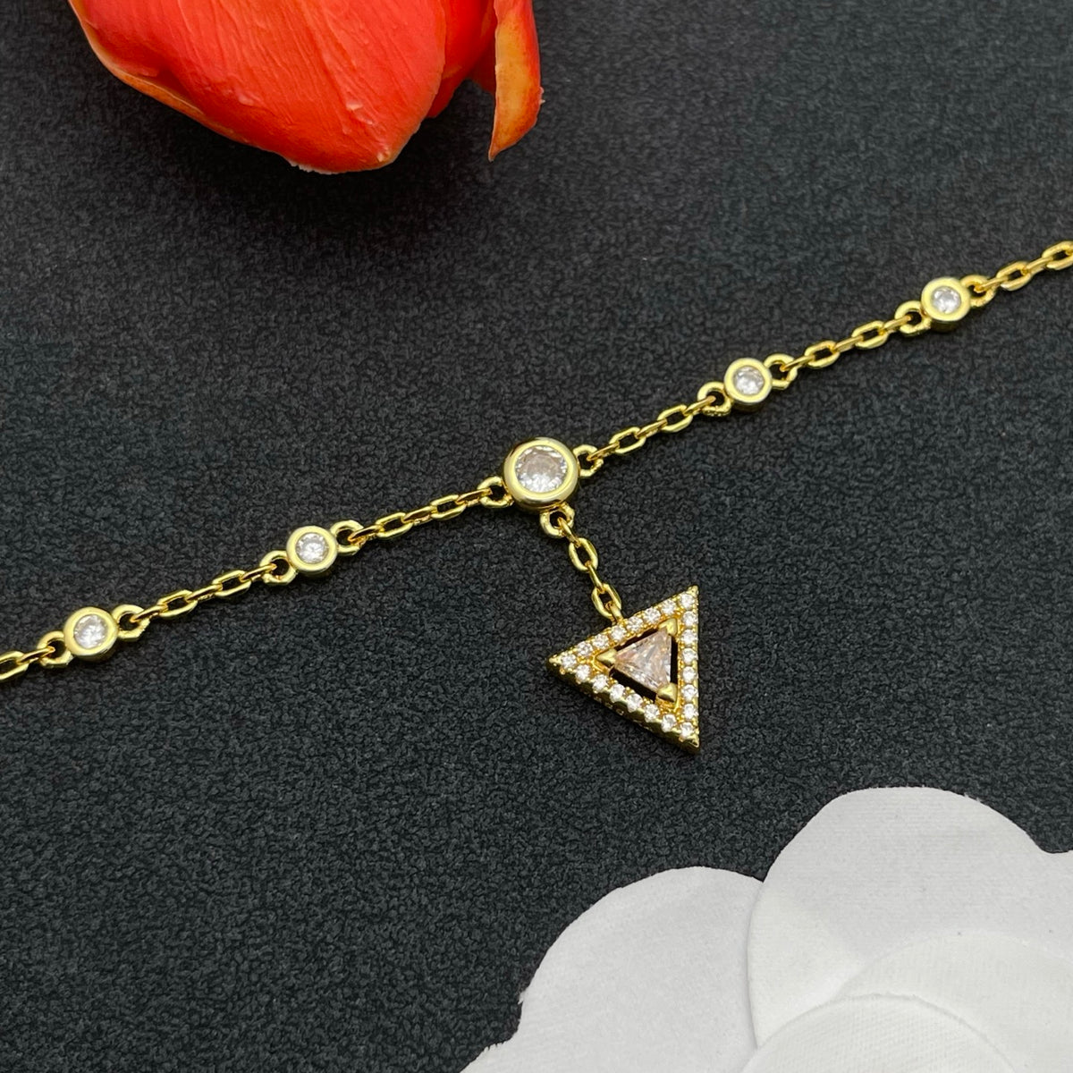 Messika Triangle Drop Chain bracelet in Gold Tone, detail view 3