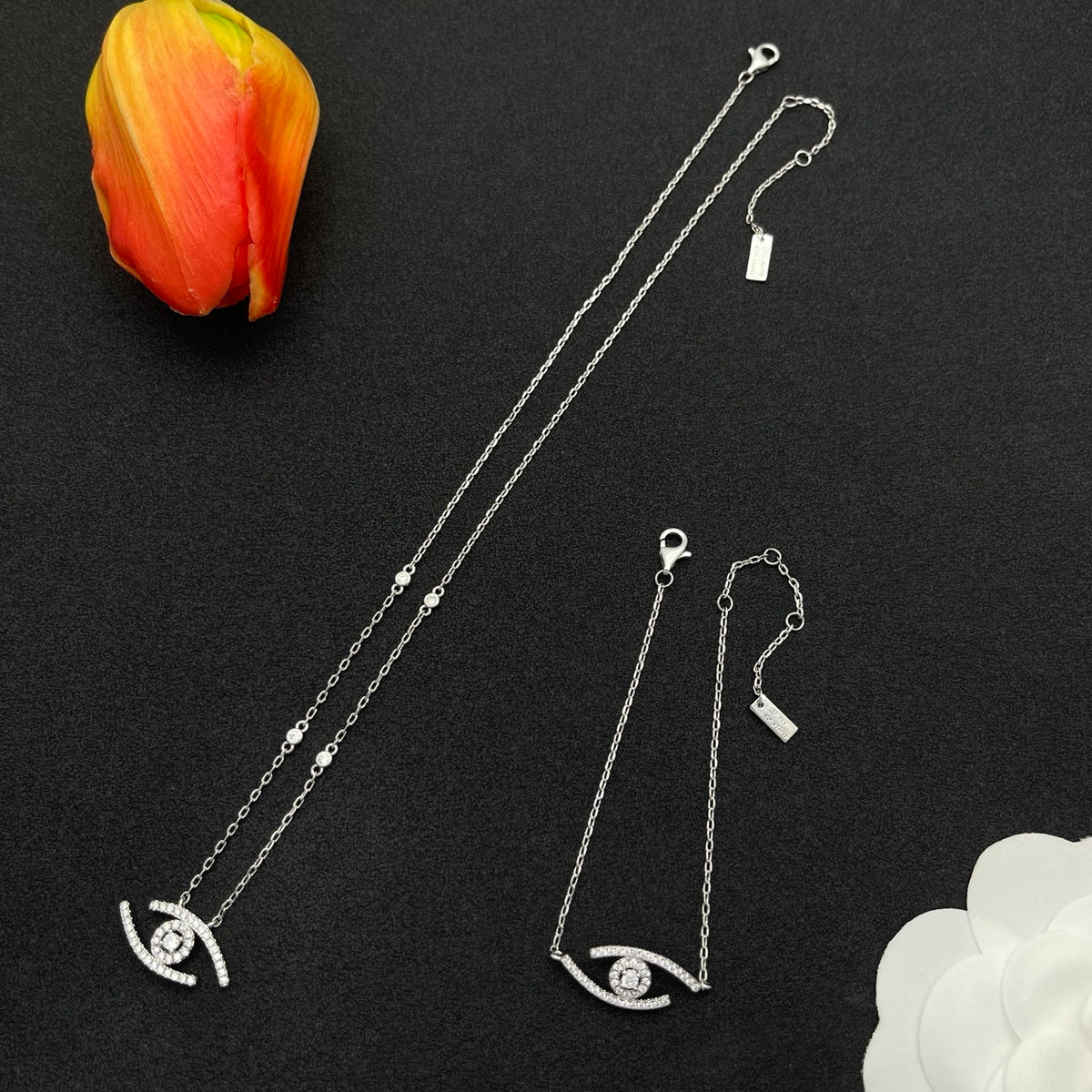 Messika Mini Eye Chain bracelet in Silver Tone, detail view 8